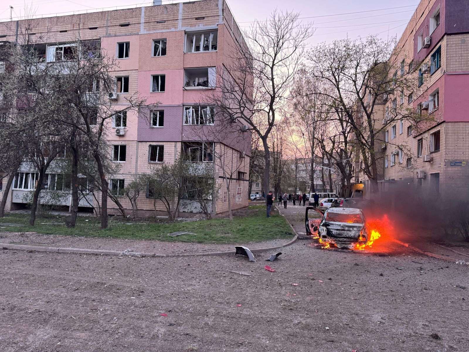 Головне за ніч 6 квітня в Україні: ракетні удари, жертви серед мирного населення та реакція сусідів