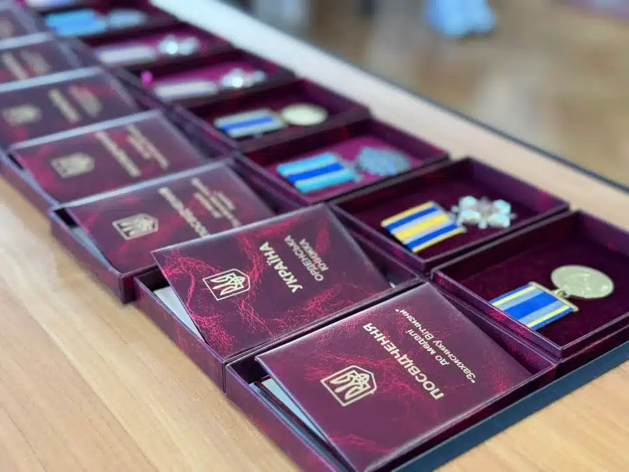 Посмертні нагороди воїнів вручили рідним на Сарненщині - фото 3 Посмертні нагороди воїнів вручили рідним на Сарненщині - фото 3
