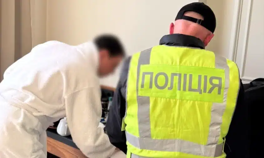 Заступника голови КМДА підозрюють в переправленні призовників через кордон