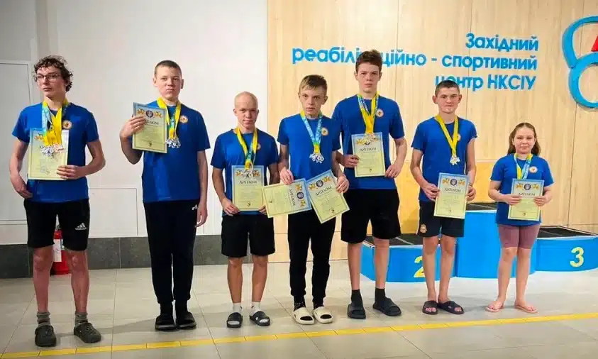 Понад 30 нагород виборола збірна Рівненщини з плавання