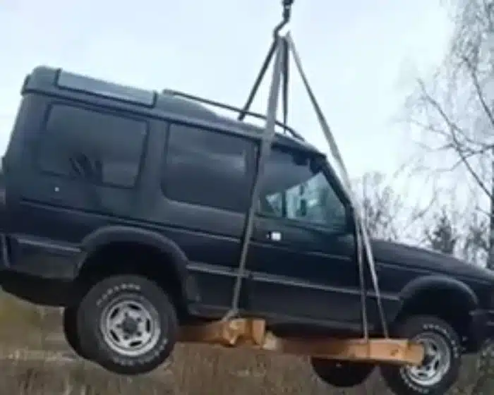 «Рівнеобленерго» передало на потреби ЗСУ 44 автомобілі - фото 1