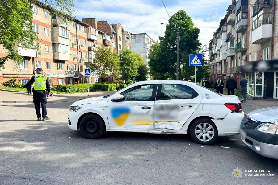 В ДТП у Рівному постраждали двоє осіб - фото 1 В ДТП у Рівному постраждали двоє осіб - фото 1