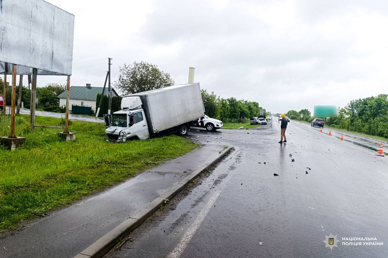 ДТП на Рівненщині: одна людина загинула, четверо – в лікарні