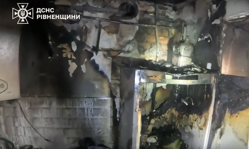 У Сарнах під час пожежі евакуювали 15 мешканців п’ятиповерхівки