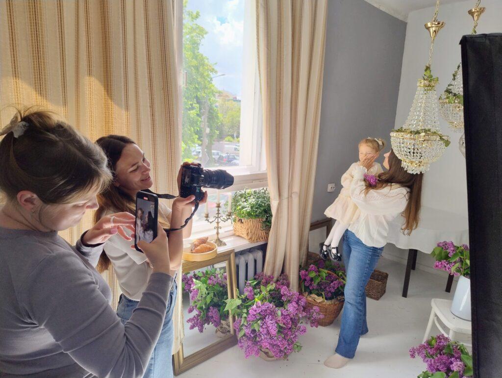 У Рівному влаштували фотосесію для мам, які народили під час війни - фото 1
