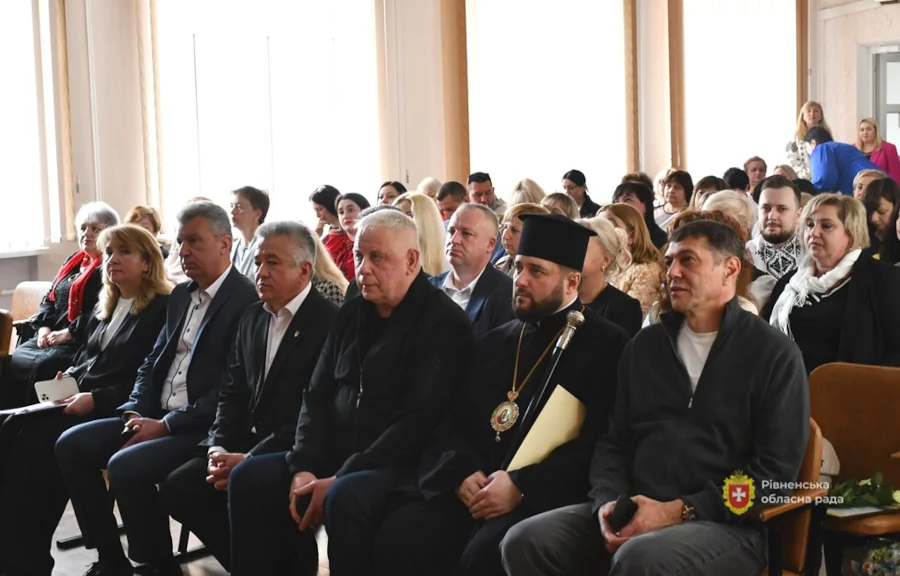 85 років в освіті: Рівненський обласний інститут післядипломної педагогічної освіти відзначив ювілей - фото 1