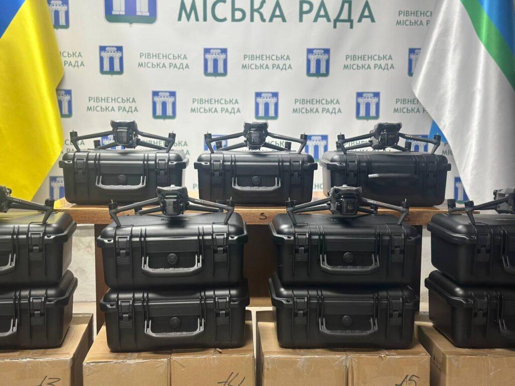 Рівне передало військовим 43 дрони для потреб оборони - фото 3 Рівне передало військовим 43 дрони для потреб оборони - фото 3