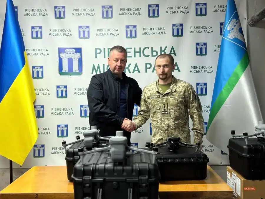 Рівненська громада передала військовим нову партію техніки - фото 2
