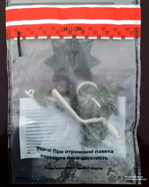 У Костополі водій у комендантську годину кинув у поліцейських страйкбольну гранату - фото 2