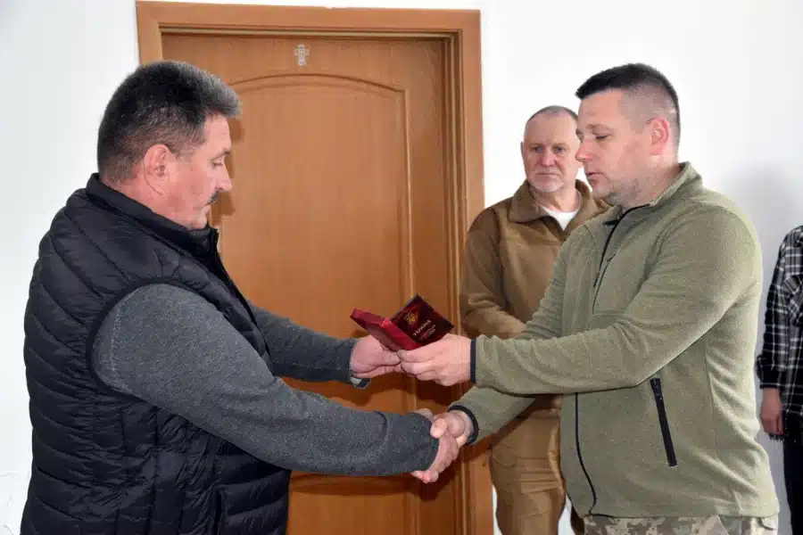 Двох захисників з Рівненщини відзначили посмертними нагородами - фото 1