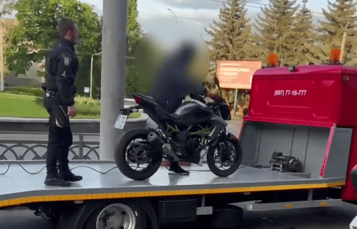 Мотоцикліст з ознаками сп’яніння скоїв ДТП у Рівному