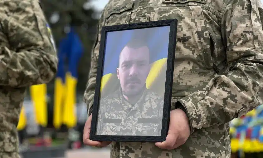 З полеглим Героєм попрощались у Рівному