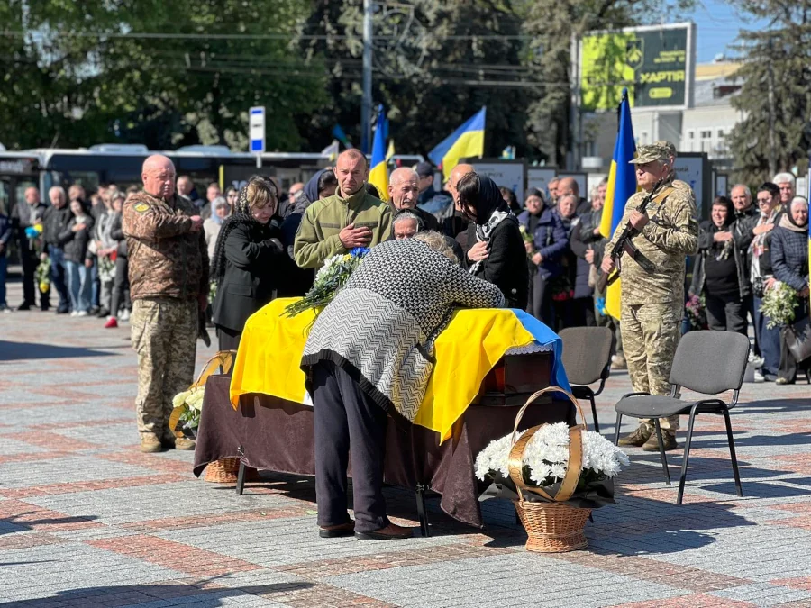 В Рівному віддали останню шану полеглому захиснику - фото 1