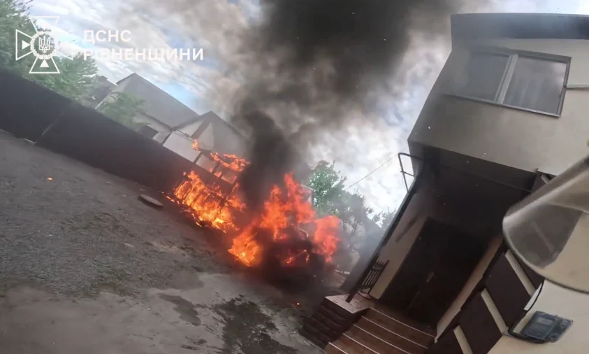 У Дубно внаслідок пожежі постраждала жінка та знищено майно (ВІДЕО)