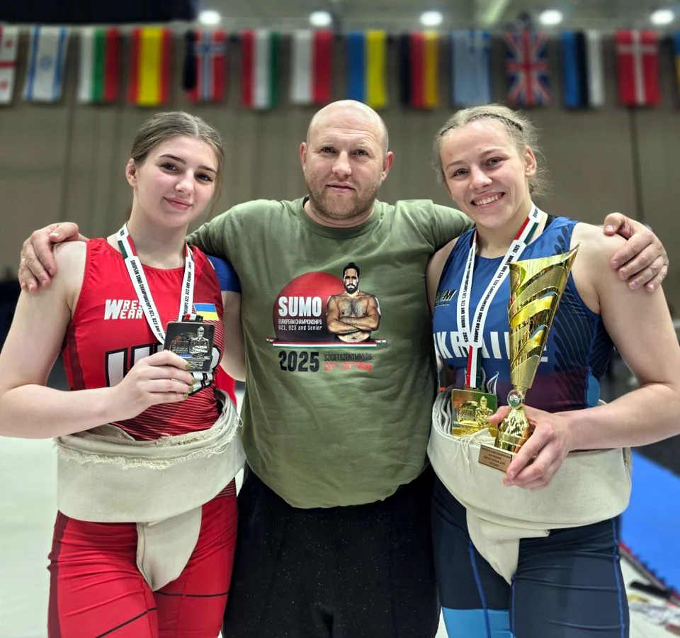 Збірна Рівненщини з сумо виборола 10 медалей на чемпіонаті Європи в Угорщині - фото 2 Збірна Рівненщини з сумо виборола 10 медалей на чемпіонаті Європи в Угорщині - фото 2