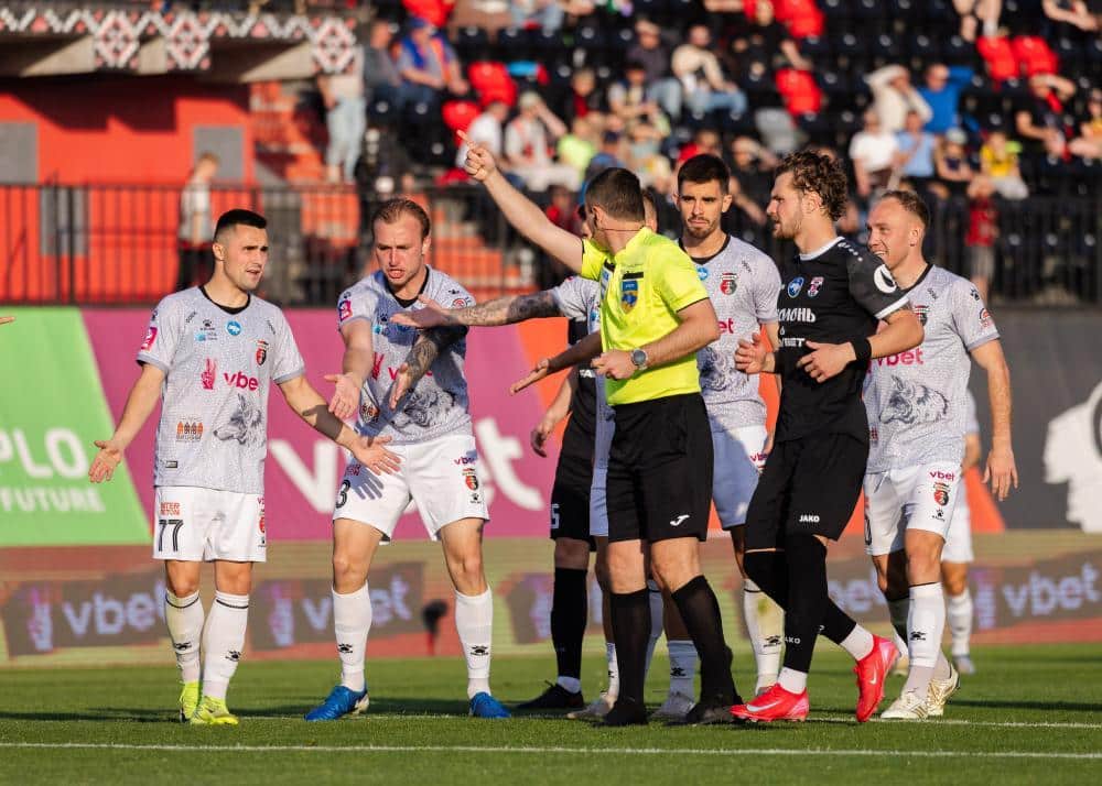 «Верес» проти судді? Рівняни програли «Оболоні» у грі з двома вилученнями