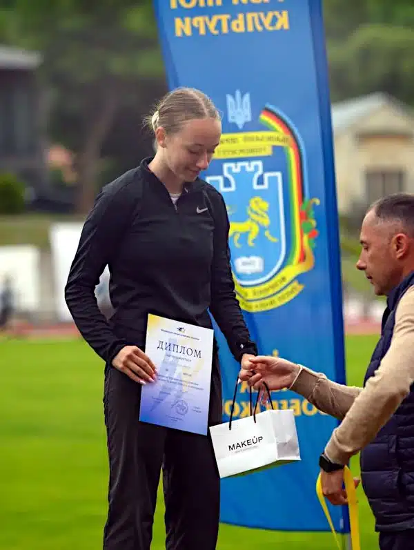 Юна легкоатлетка з Рівного виборола «золото» на Чемпіонаті України та поїде на Європейський фестиваль - фото 1 Юна легкоатлетка з Рівного виборола «золото» на Чемпіонаті України та поїде на Європейський фестиваль - фото 1