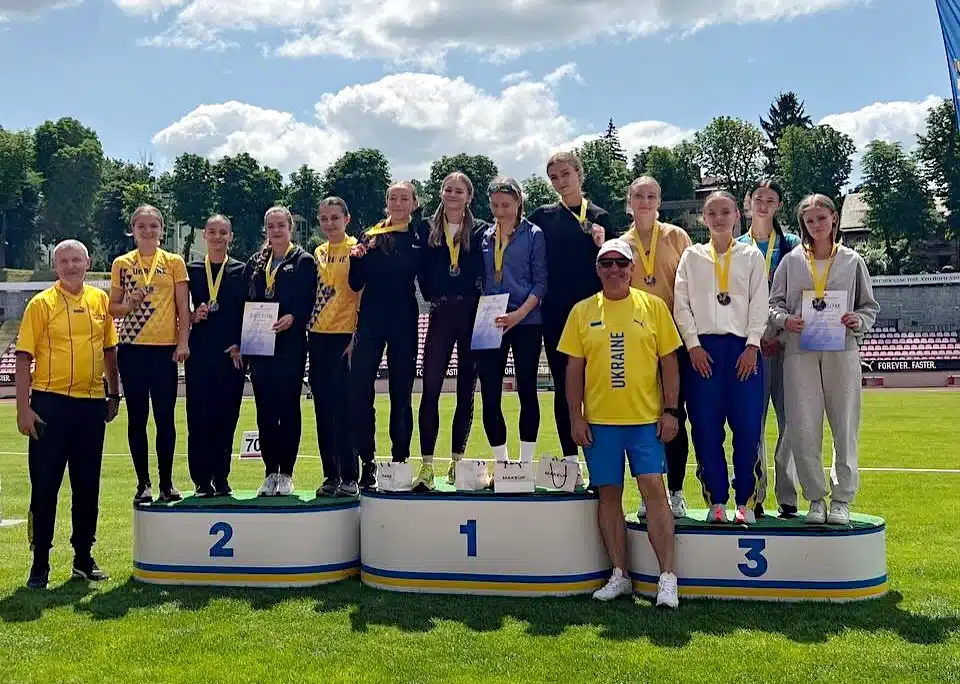 Юна легкоатлетка з Рівного виборола «золото» на Чемпіонаті України та поїде на Європейський фестиваль - фото 2 Юна легкоатлетка з Рівного виборола «золото» на Чемпіонаті України та поїде на Європейський фестиваль - фото 2