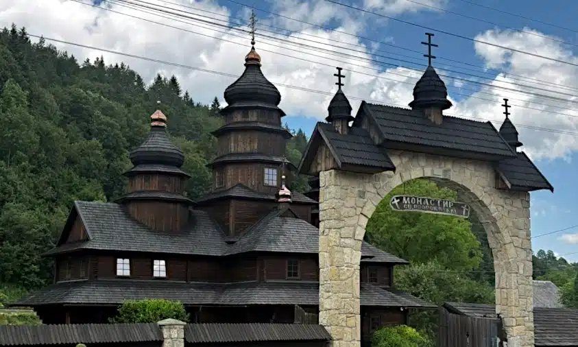 Тиша Дори: чому варто зупинитися біля монастиря святого Іллі