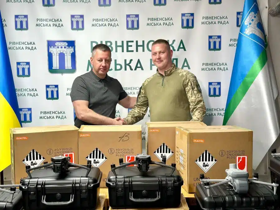 Рівненська громада передала військовим дрони та зарядні станції - фото 1
