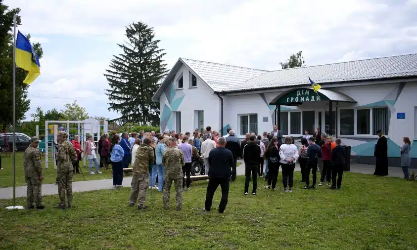 У Бугринській громаді відкрили Центр національно-патріотичного виховання: друге життя для школи — інвестиція в майбутнє
