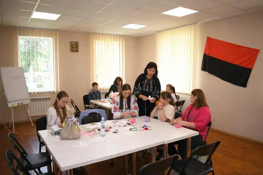 У Бугринській громаді відкрили Центр національно-патріотичного виховання: друге життя для школи — інвестиція в майбутнє - фото 3