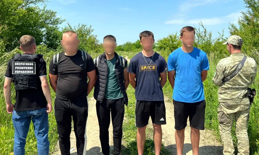 Четверо мешканців Рівненщини затримали при намаганні незаконно перетнути кордон зі Словаччиною
