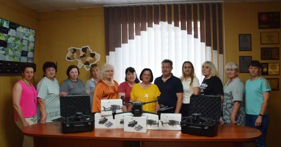 Городоцька громада передала на передову чергову партію дронів для ЗСУ - фото 1