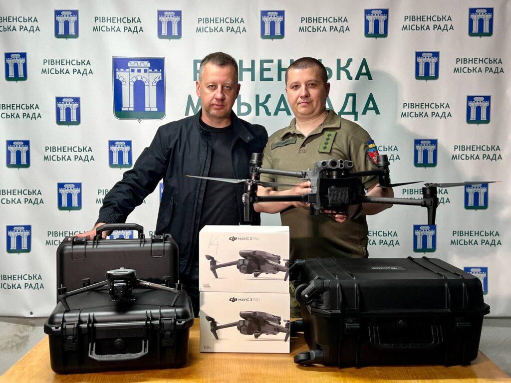 Військовим частинам передали 67 дронів і 15 зарядних станцій – підтримка від Рівненської громади - фото 2