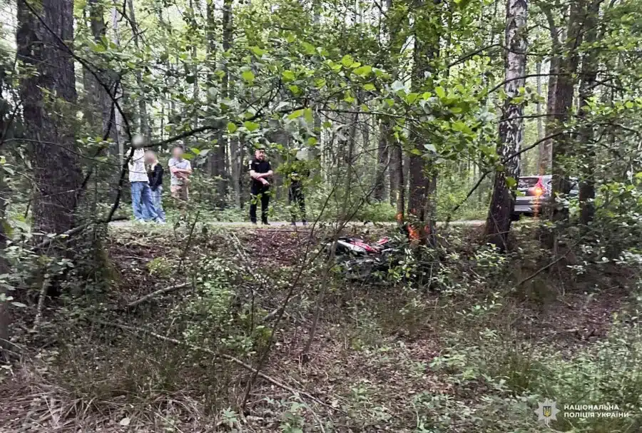 У ДТП на Варащині травмувалися мотоцикліст та неповнолітня пасажирка - фото 1