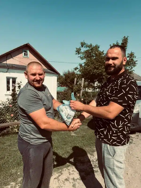 Рівненщина продовжує підтримувати ЗСУ: громади збирають кошти для військових підрозділів - фото 1
