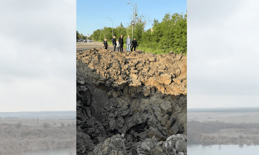 Обстріли в Україні: балістичні ракети прилетіли в житловий район