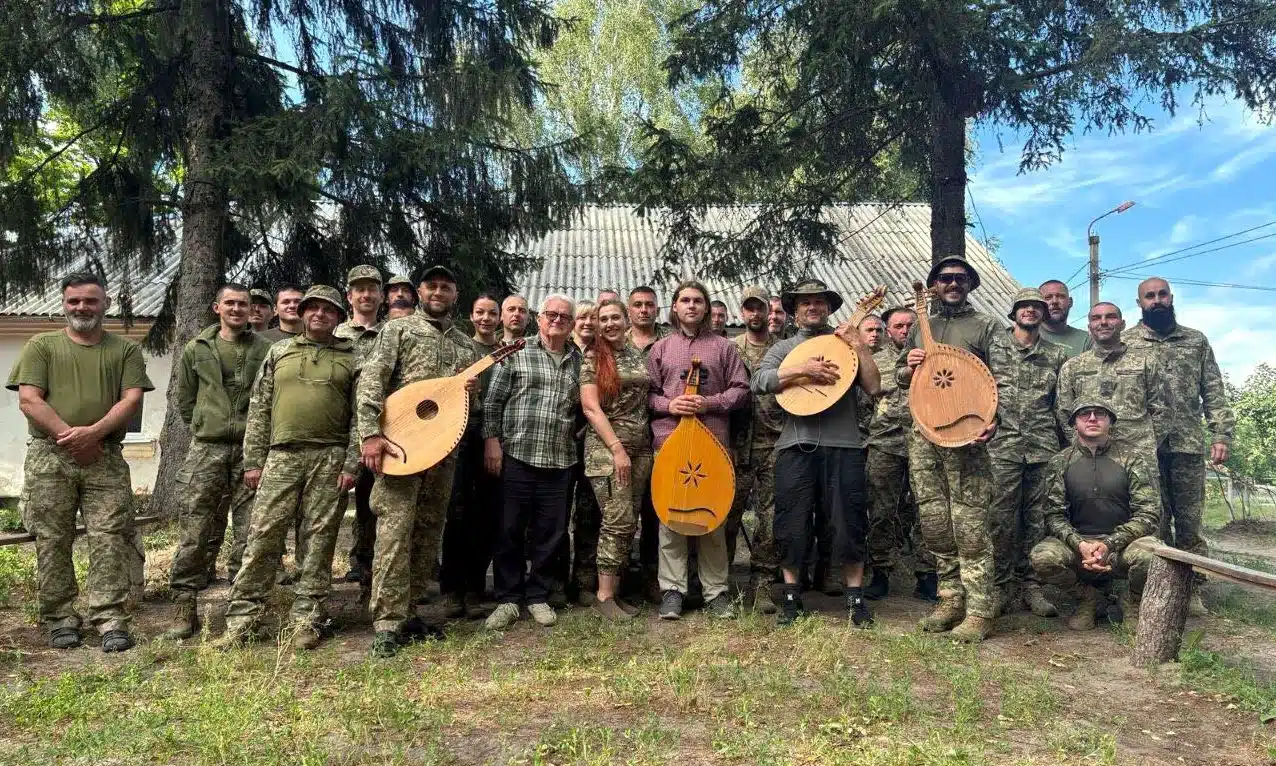Кобзарі та лірники підтримали військових Рівненщини проєктом «Ноти підтримки»