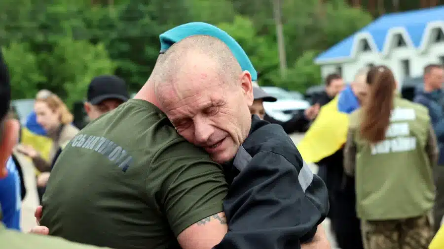 З російського полону повернули ще одну групу важкопоранених і тяжкохворих Захисників - фото 2