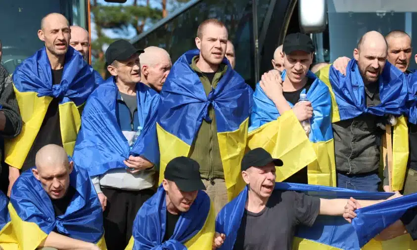 Україна повернула з полону тяжкопоранених і хворих Захисників: новий етап великого обміну