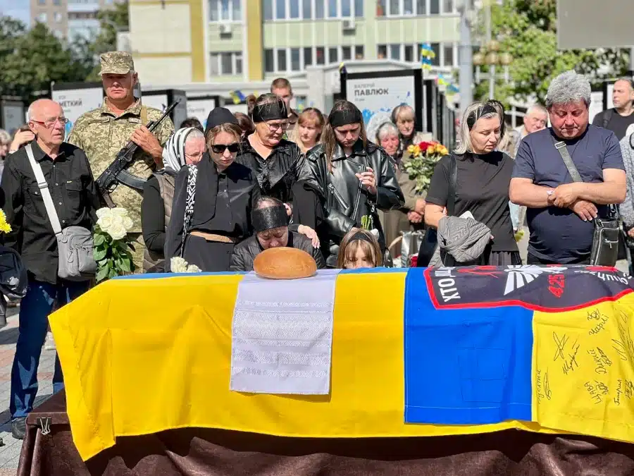 У Рівному попрощались із захисником Михайлом Рудим - фото 1