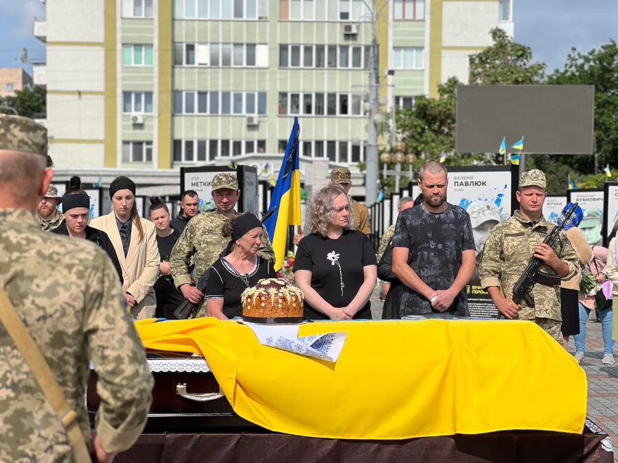 З полеглим захисником Ярославом Плещуком попрощались у Рівному - фото 1