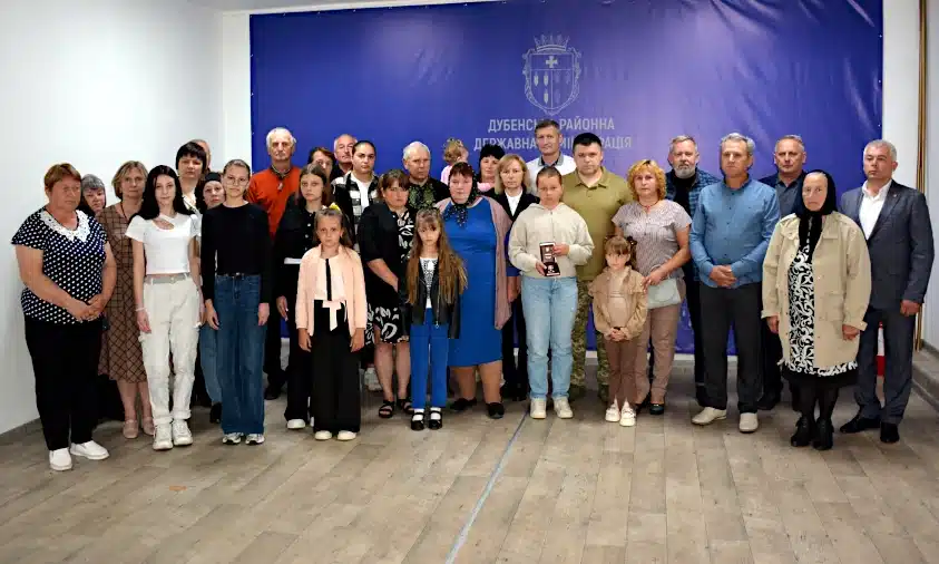 Родини сімох полеглих захисників з Дубенщини отримали посмертні нагороди