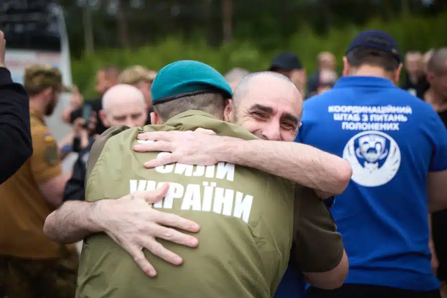 Україна повернула з полону важкопоранених і тяжкохворих Захисників у межах чергового етапу обміну - фото 2