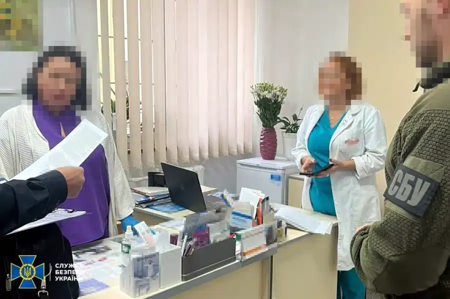 У Рівному рієлторка була учасницею масштабної схеми ухилення від мобілізації - фото 1 У Рівному рієлторка була учасницею масштабної схеми ухилення від мобілізації - фото 1