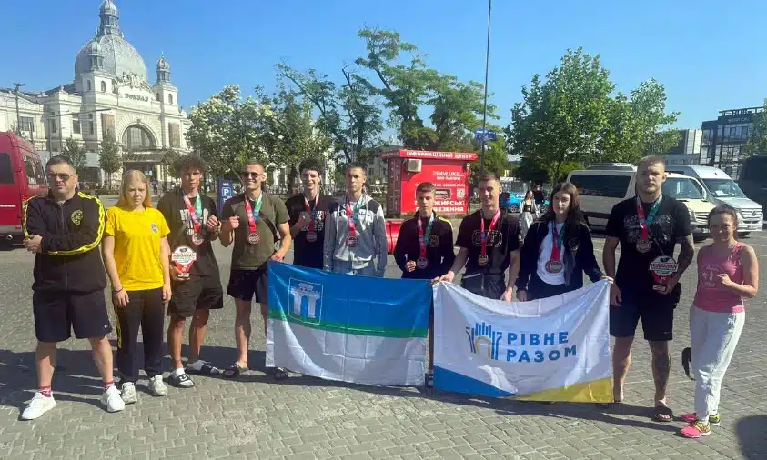 Рівненські кікбоксери тріумфально виступили на Чемпіонаті світу в Будапешті