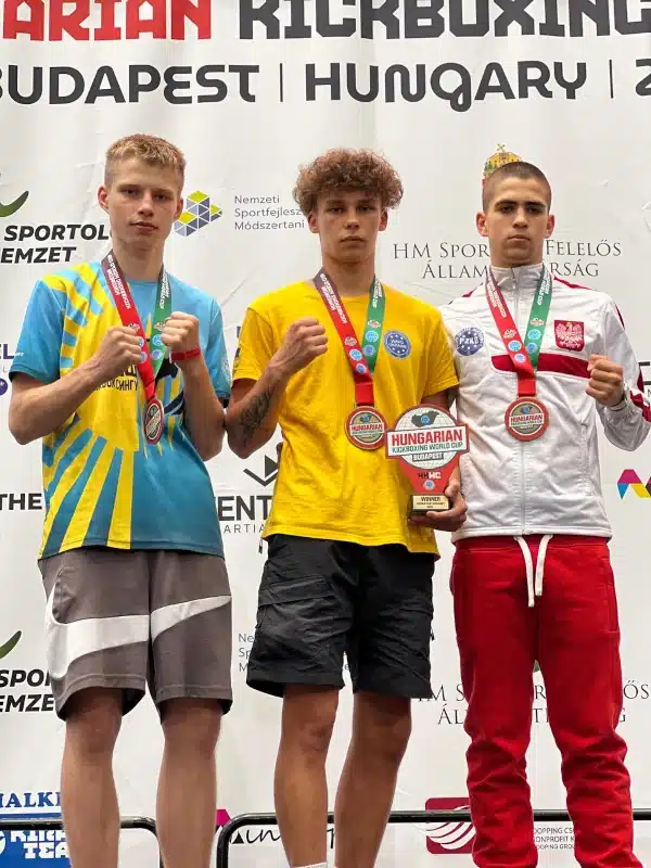 Рівненські кікбоксери тріумфально виступили на Чемпіонаті світу в Будапешті - фото 2