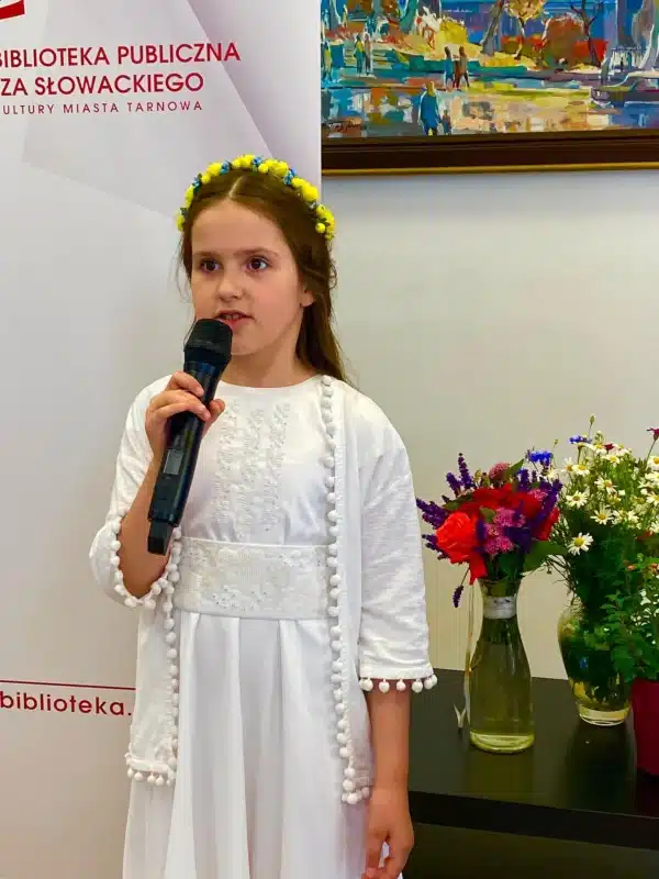 У Тарнові відкрили «Українську книжкову поличку»: понад 120 видань для дітей і дорослих - фото 4
