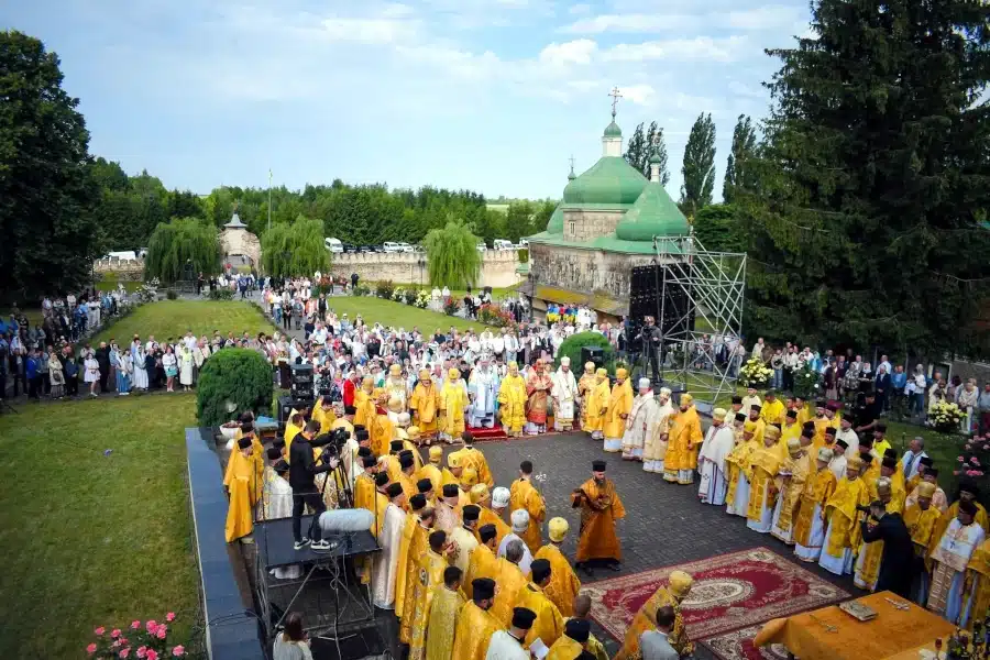 На Рівненщині вшанували героїв битви під Берестечком: молитва, квіти й історична пам’ять - фото 2