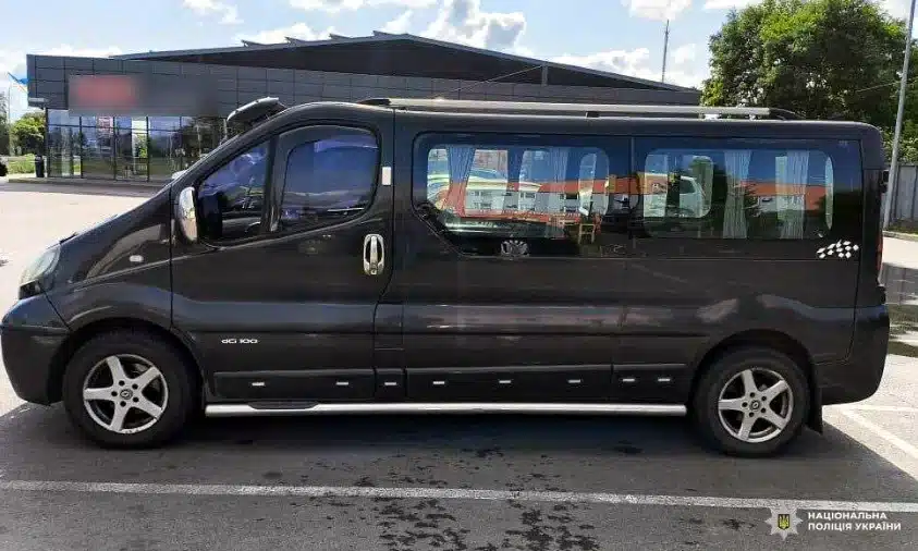 Викрав мінівен, щоб з’їздити до дівчини: на Гощанщині поліцейські затримали зловмисника