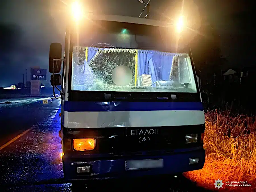 У Березному водій автобуса збив велосипедиста — потерпілий у реанімації - фото 1