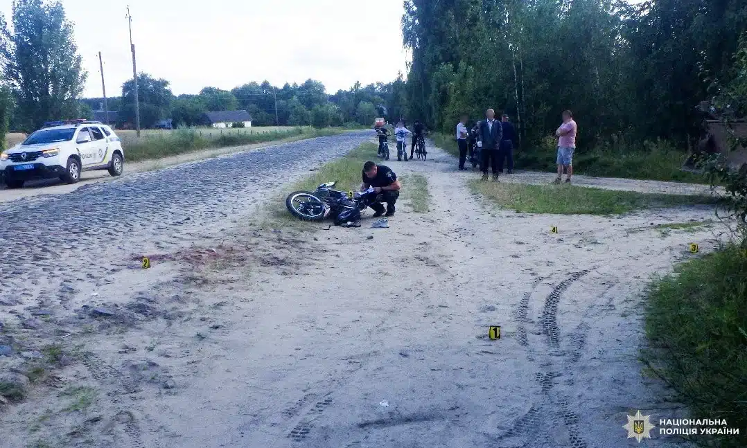 У Сарненському районі мотоцикл перекинувся під час руху: двоє травмованих