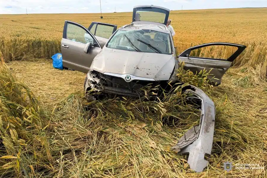 У Рівненському районі внаслідок ДТП травмувалися двоє осіб - фото 3