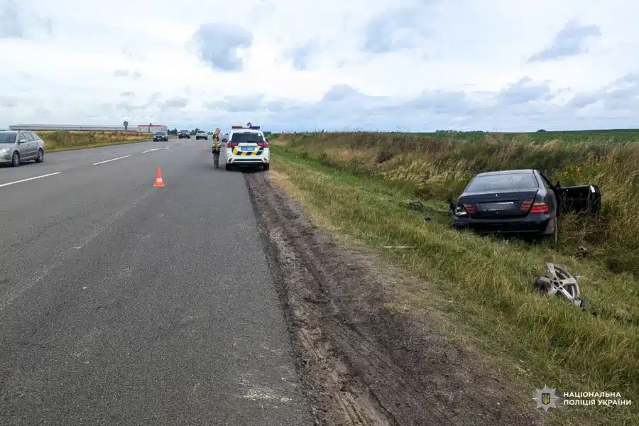 У Рівненському районі внаслідок ДТП травмувалися двоє осіб - фото 1