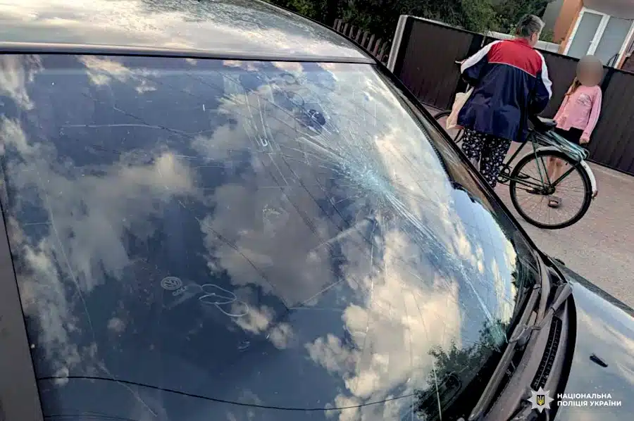 У Рівненському районі під колеса авто потрапив 9-річний хлопчик - фото 1